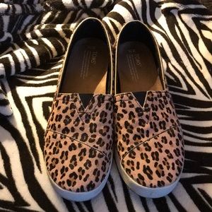 TOMS Avalon slip ons